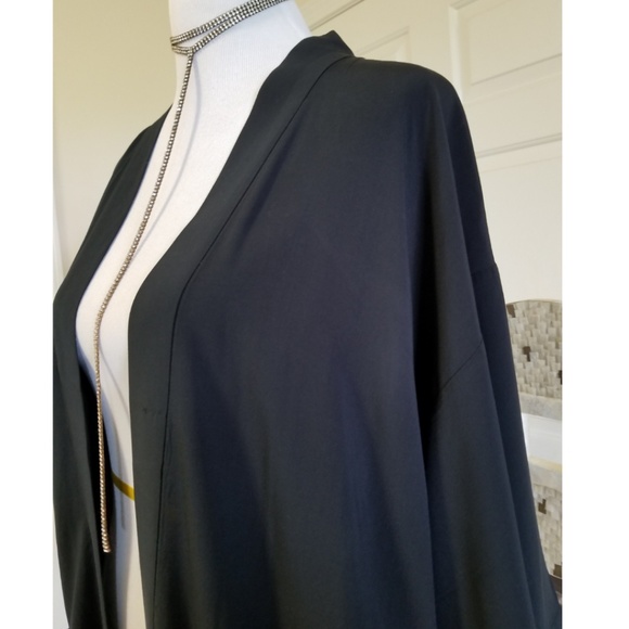 🆕️⬇️Levi's Black Palm Tree Print Embroidered Kimono - Picture 4 of 7